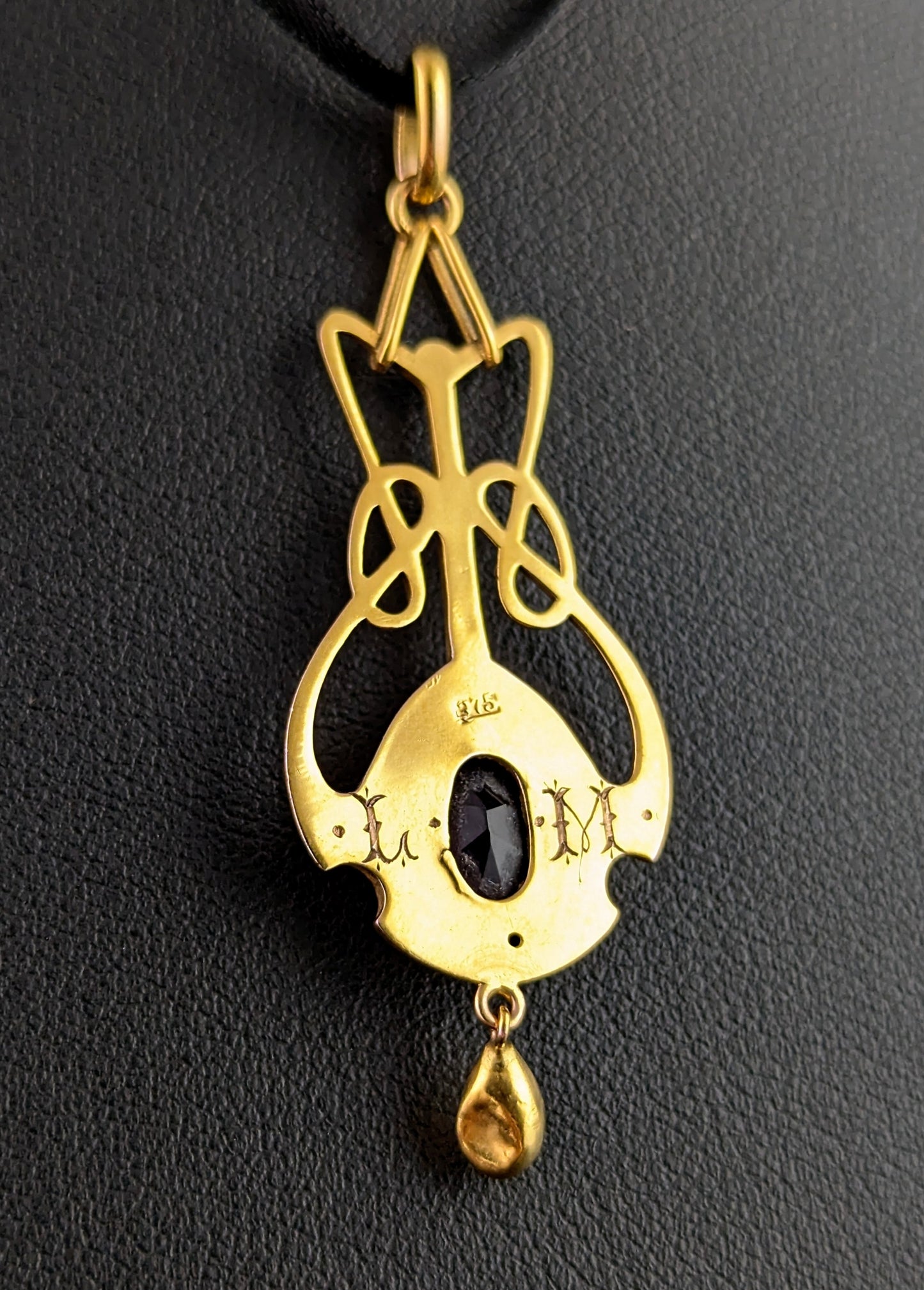 Antique Art Nouveau amethyst pendant, 9ct yellow gold