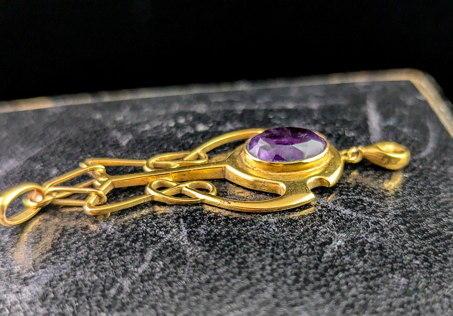 Antique Art Nouveau amethyst pendant, 9ct yellow gold