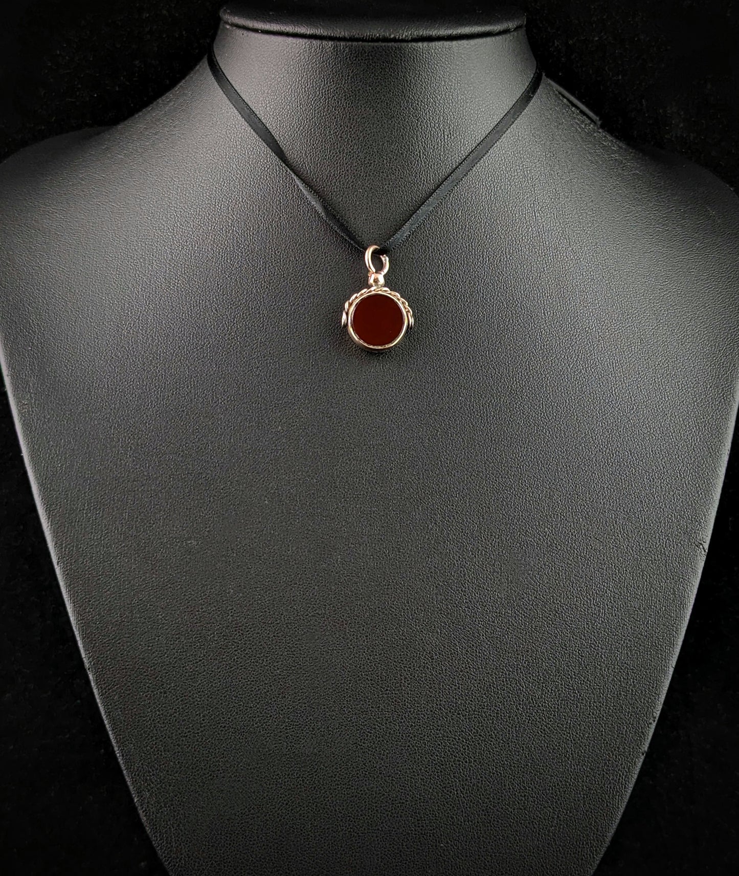 Antique 9ct gold Carnelian swivel fob pendant