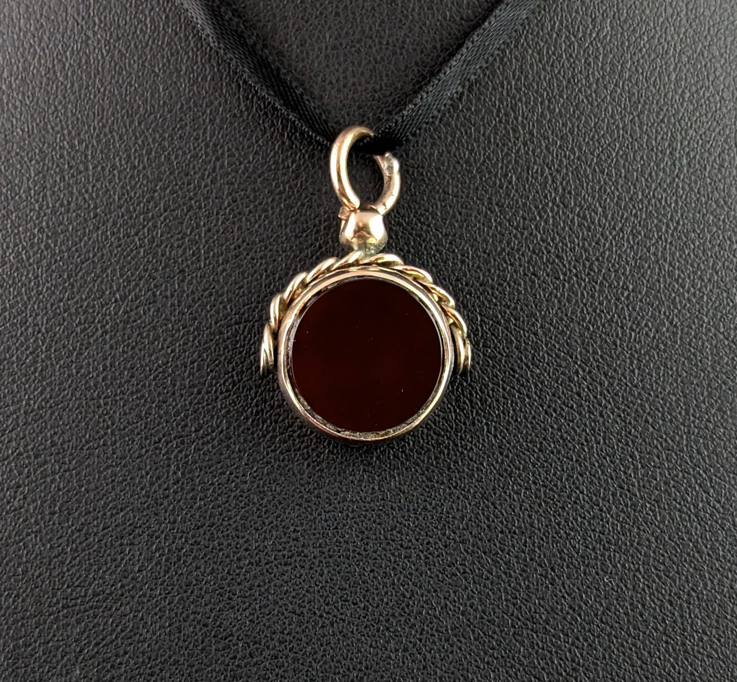 Antique 9ct gold Carnelian swivel fob pendant