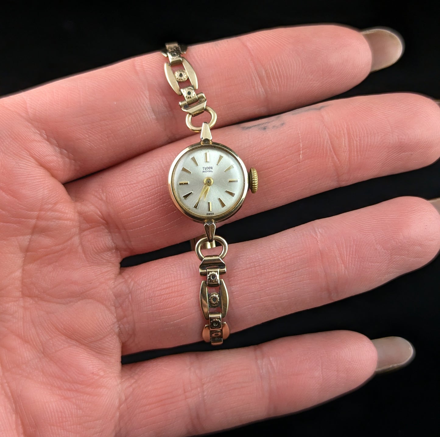 Vintage 9ct gold Ladies Tudor Royal wristwatch