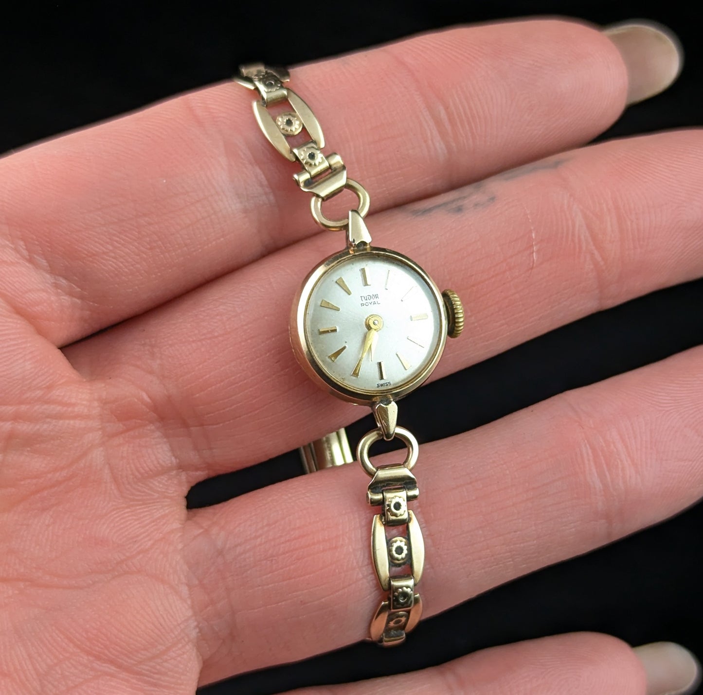 Vintage 9ct gold Ladies Tudor Royal wristwatch