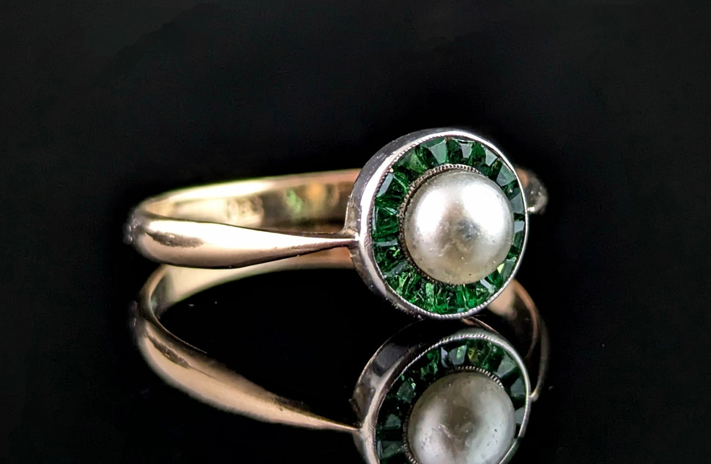 Vintage Art Deco Target ring, 9ct gold, Emerald green paste and faux pearl