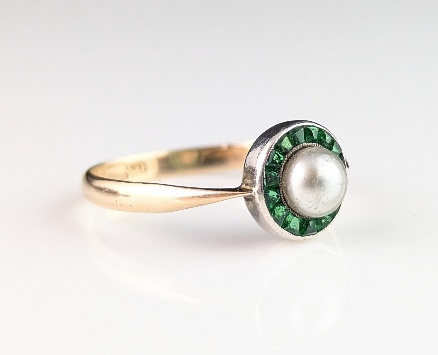 Vintage Art Deco Target ring, 9ct gold, Emerald green paste and faux pearl