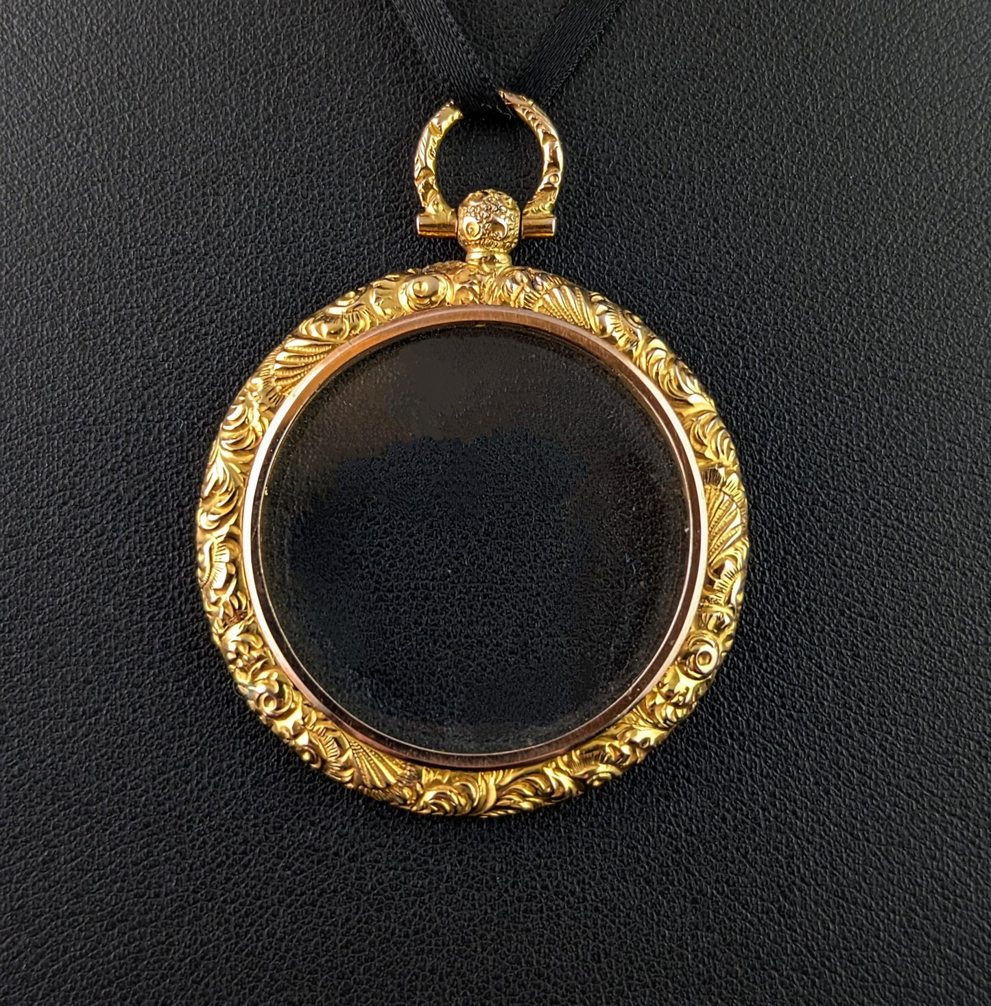 Antique 9ct gold locket pendant, Double sided, Edwardian