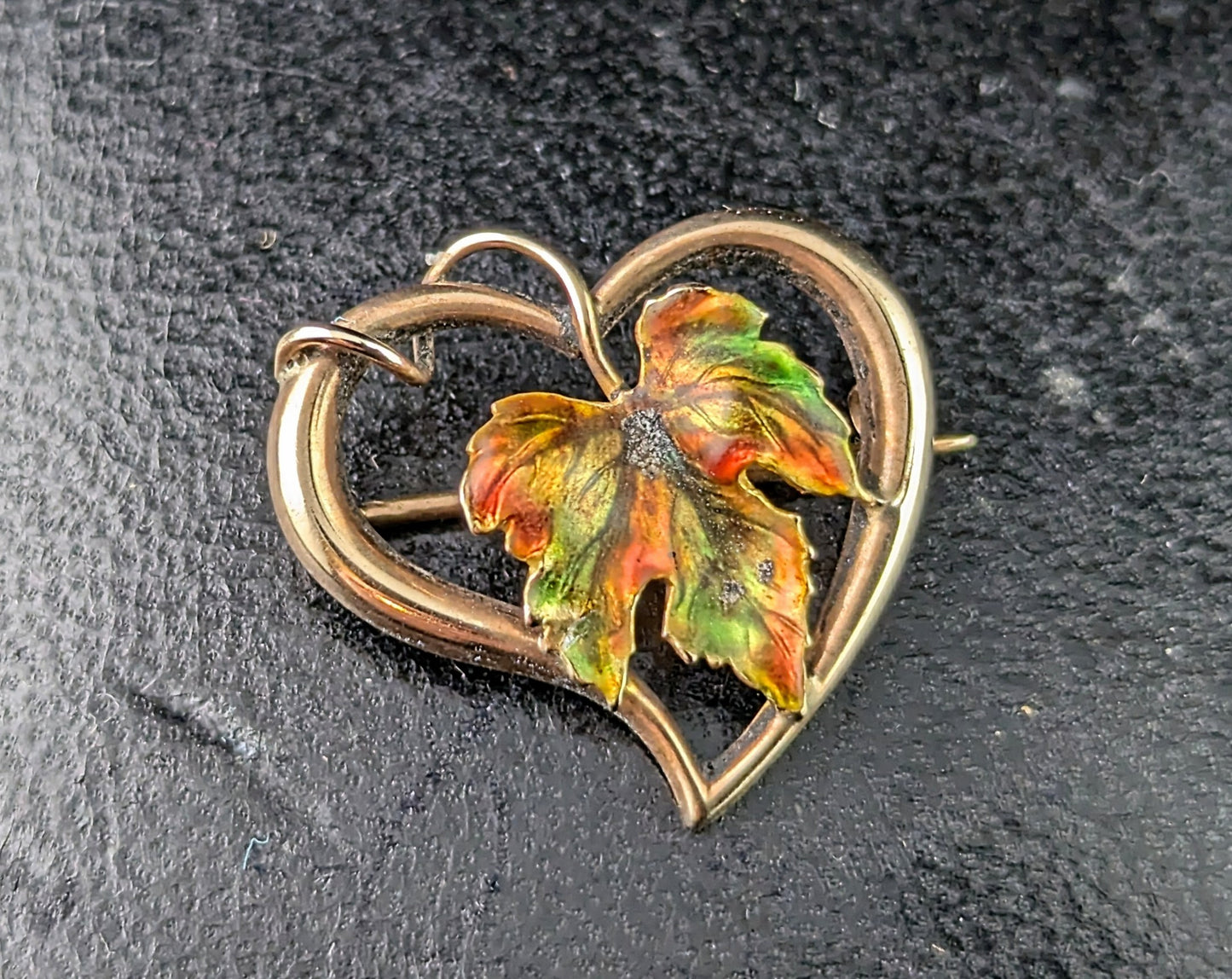 Antique 9ct gold Witches heart brooch, maple leaf, enamel