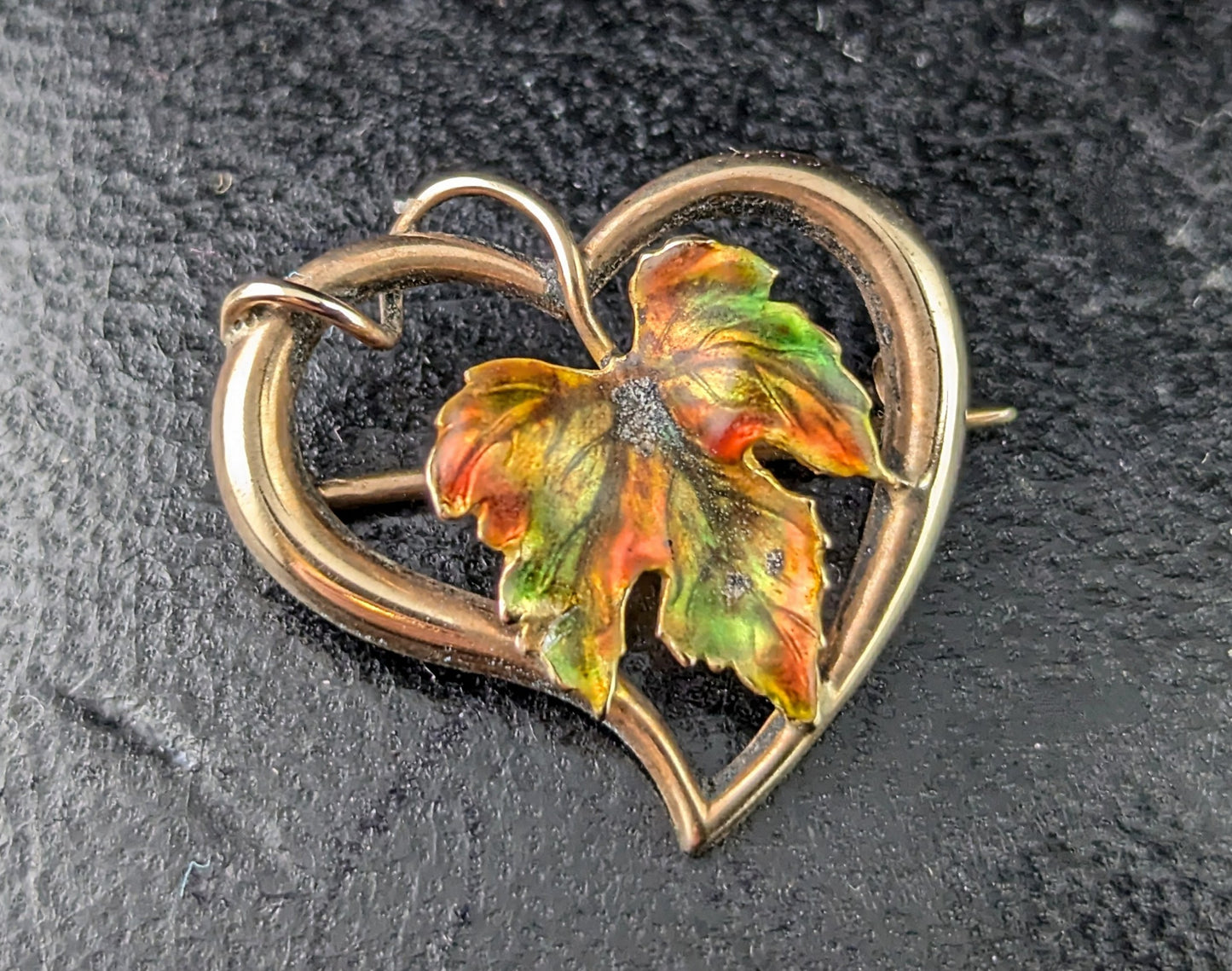 Antique 9ct gold Witches heart brooch, maple leaf, enamel