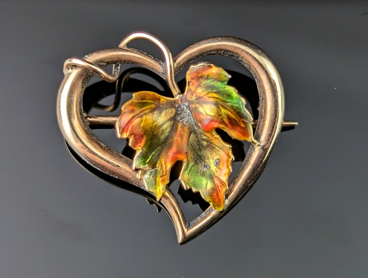 Antique 9ct gold Witches heart brooch, maple leaf, enamel