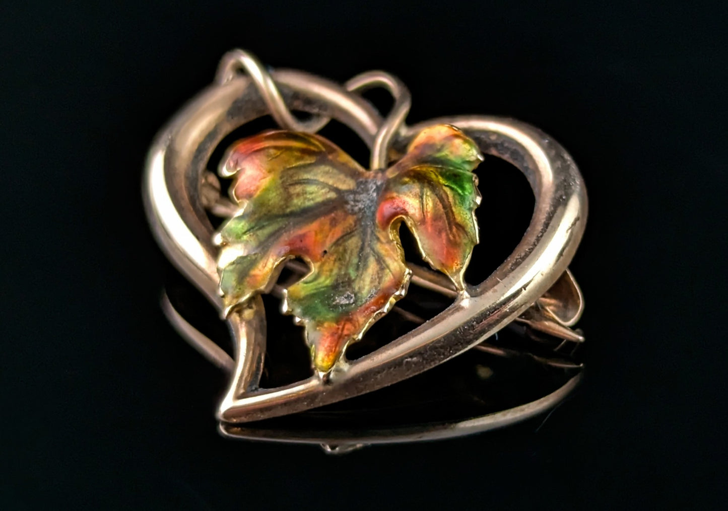 Antique 9ct gold Witches heart brooch, maple leaf, enamel