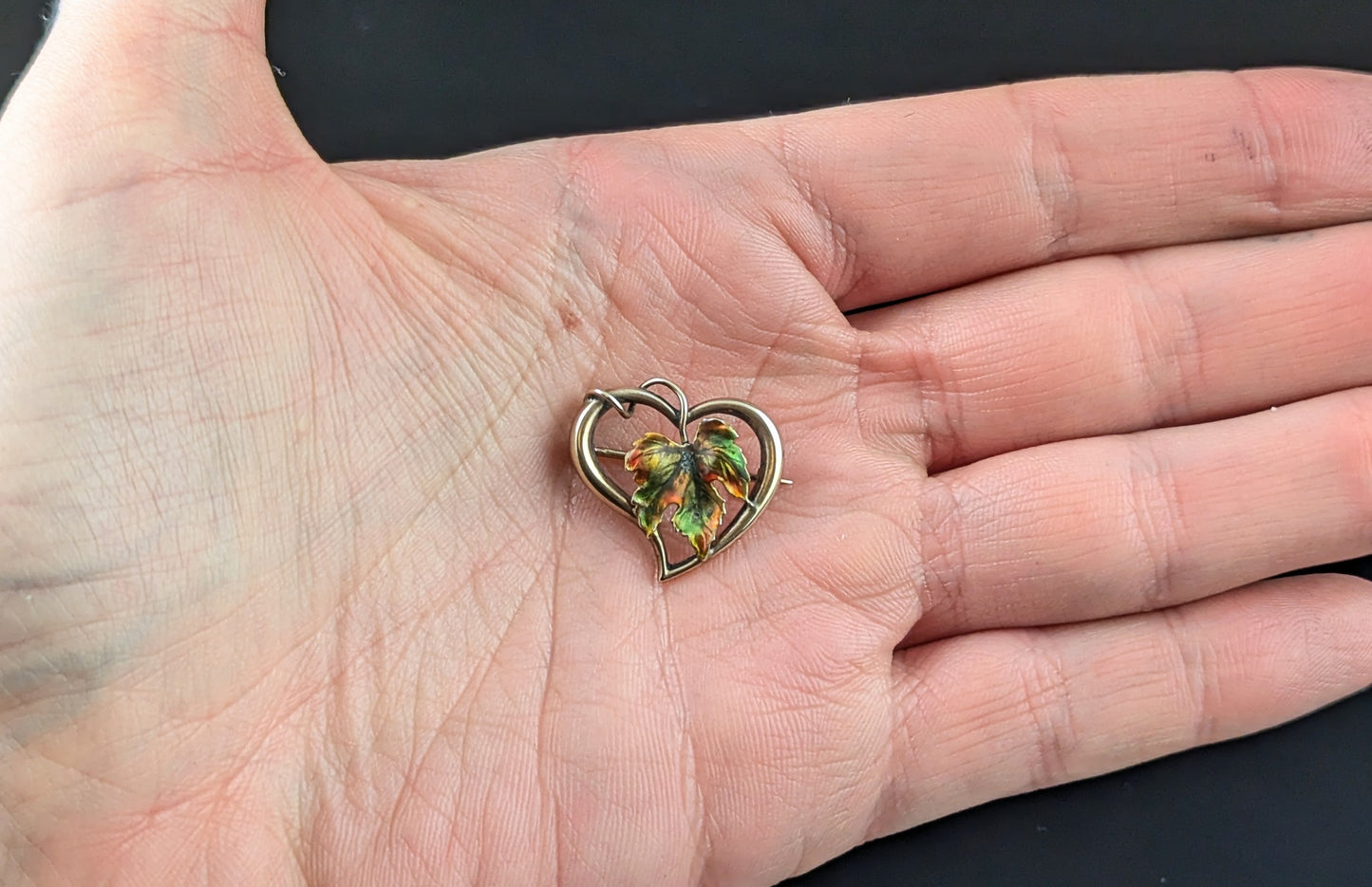 Antique 9ct gold Witches heart brooch, maple leaf, enamel