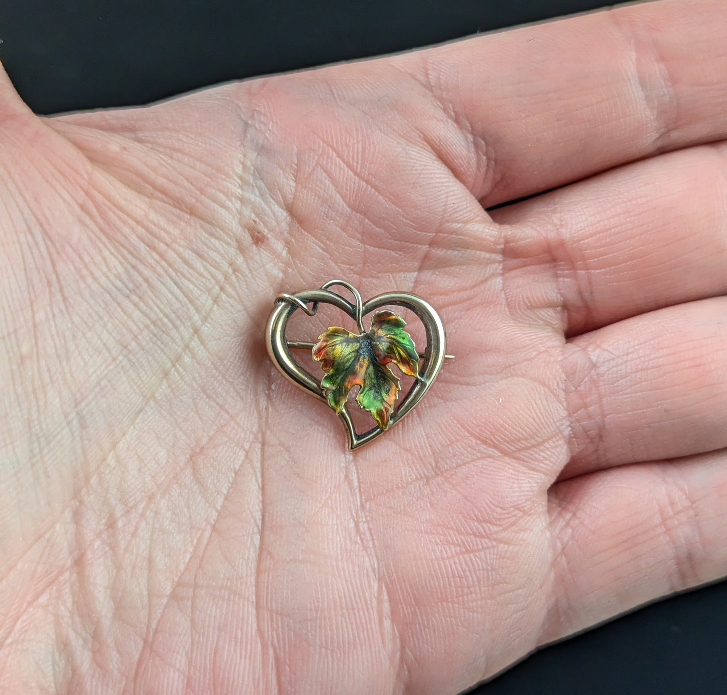 Antique 9ct gold Witches heart brooch, maple leaf, enamel