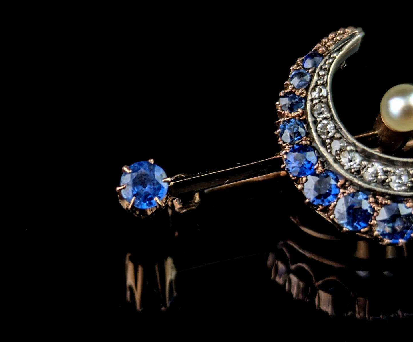 Antique Sapphire and Diamond crescent brooch, 15ct gold, Victorian