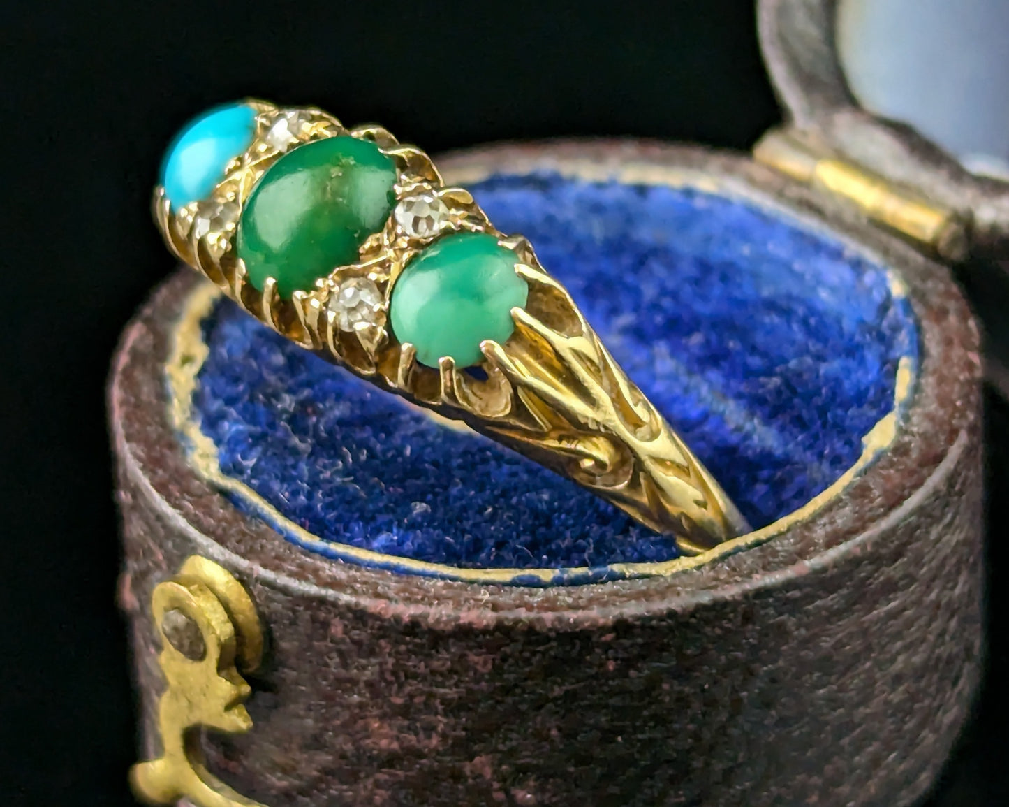 Antique 18ct yellow gold Turquoise and Diamond ring