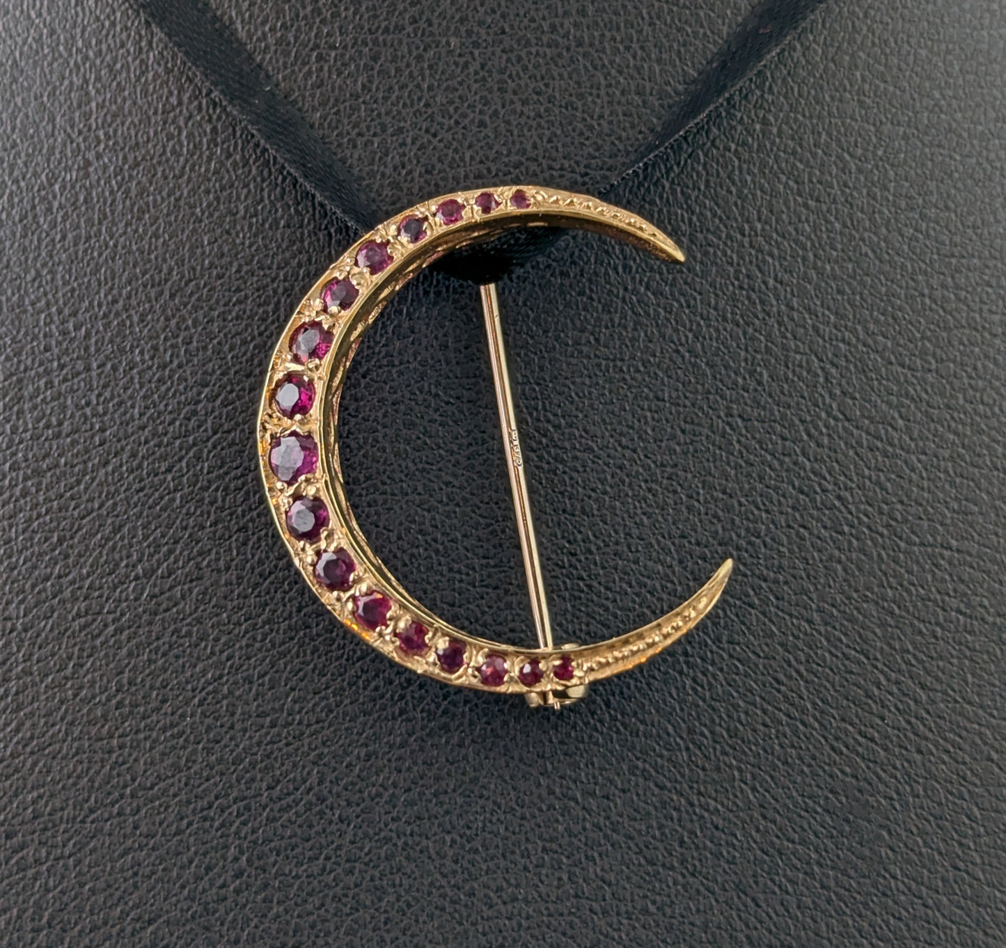 Vintage 9ct yellow gold Ruby crescent brooch