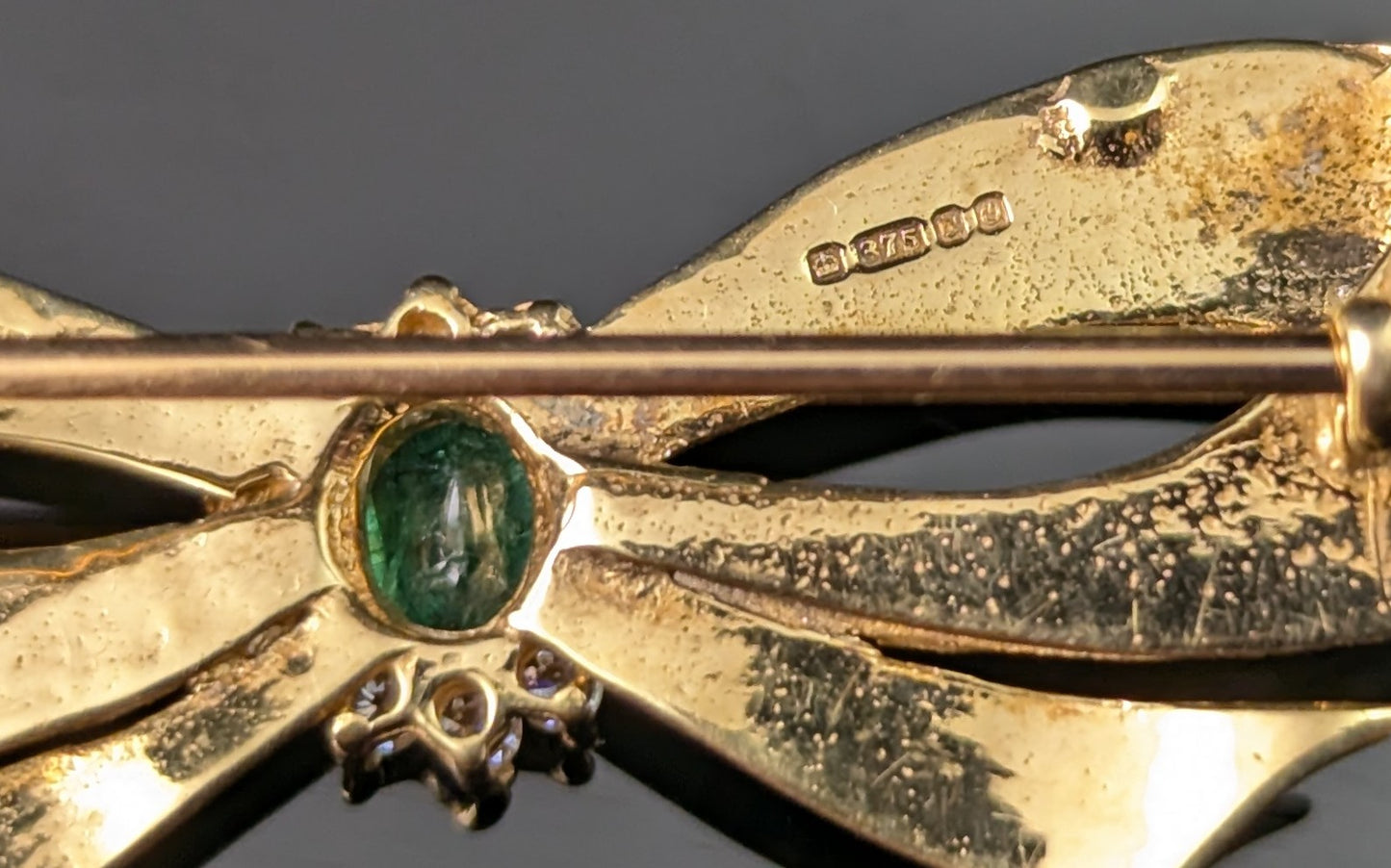 Vintage 9ct gold Emerald and Diamond bow brooch