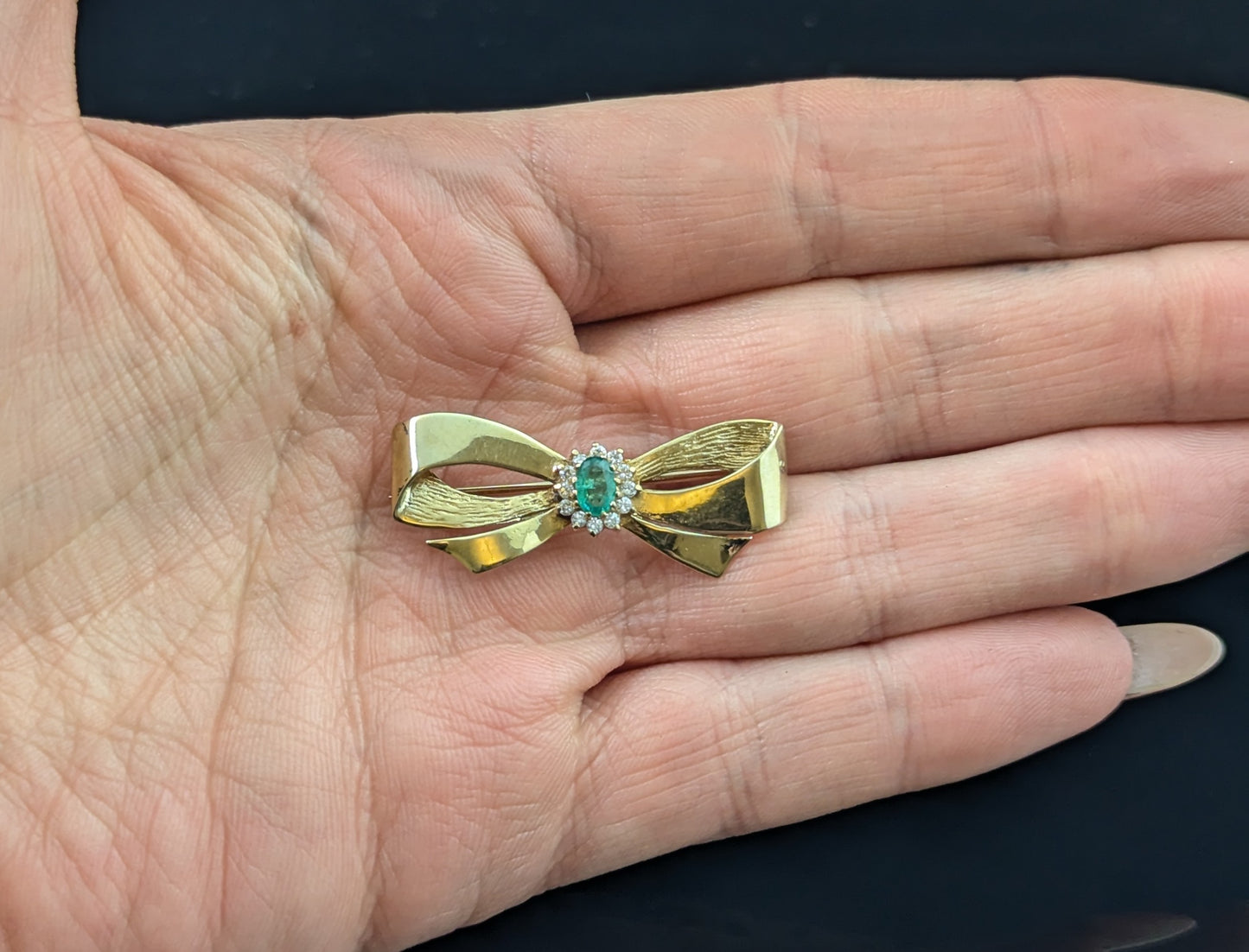 Vintage 9ct gold Emerald and Diamond bow brooch