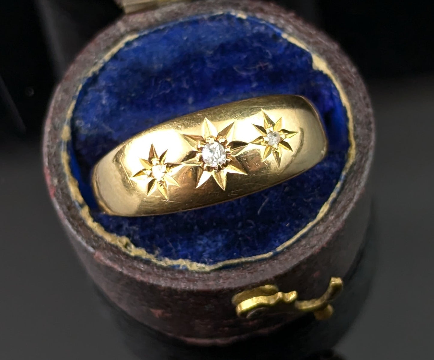 Antique 18ct gold Diamond Gypsy set ring, Star set, Art Deco era