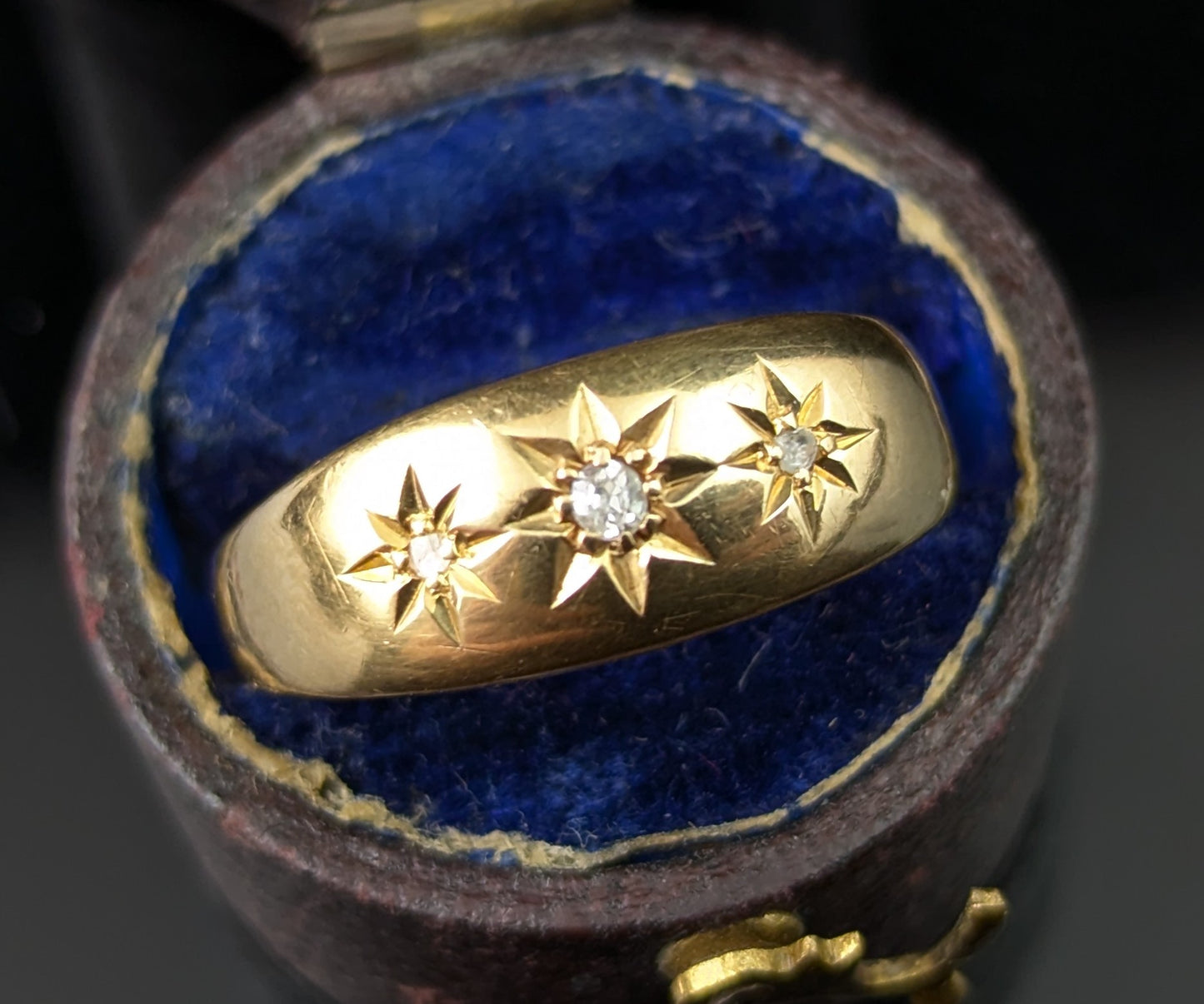 Antique 18ct gold Diamond Gypsy set ring, Star set, Art Deco era