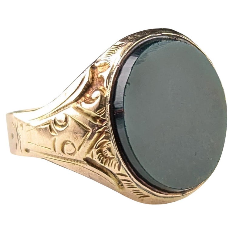 Antique Bloodstone signet ring, 9ct gold, Victorian