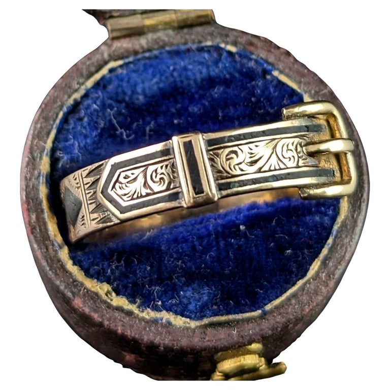 Antique Buckle mourning ring, 9ct gold and Black enamel