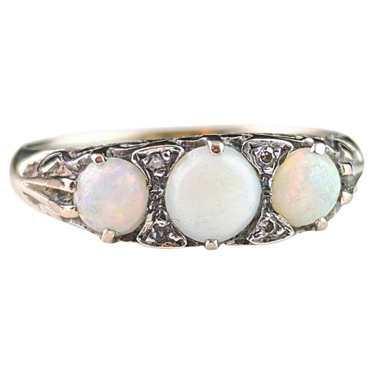 Vintage Art Deco Opal and Diamond ring, 9ct White gold