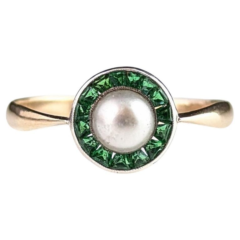 Vintage Art Deco Target ring, 9ct gold, Emerald green paste and faux pearl