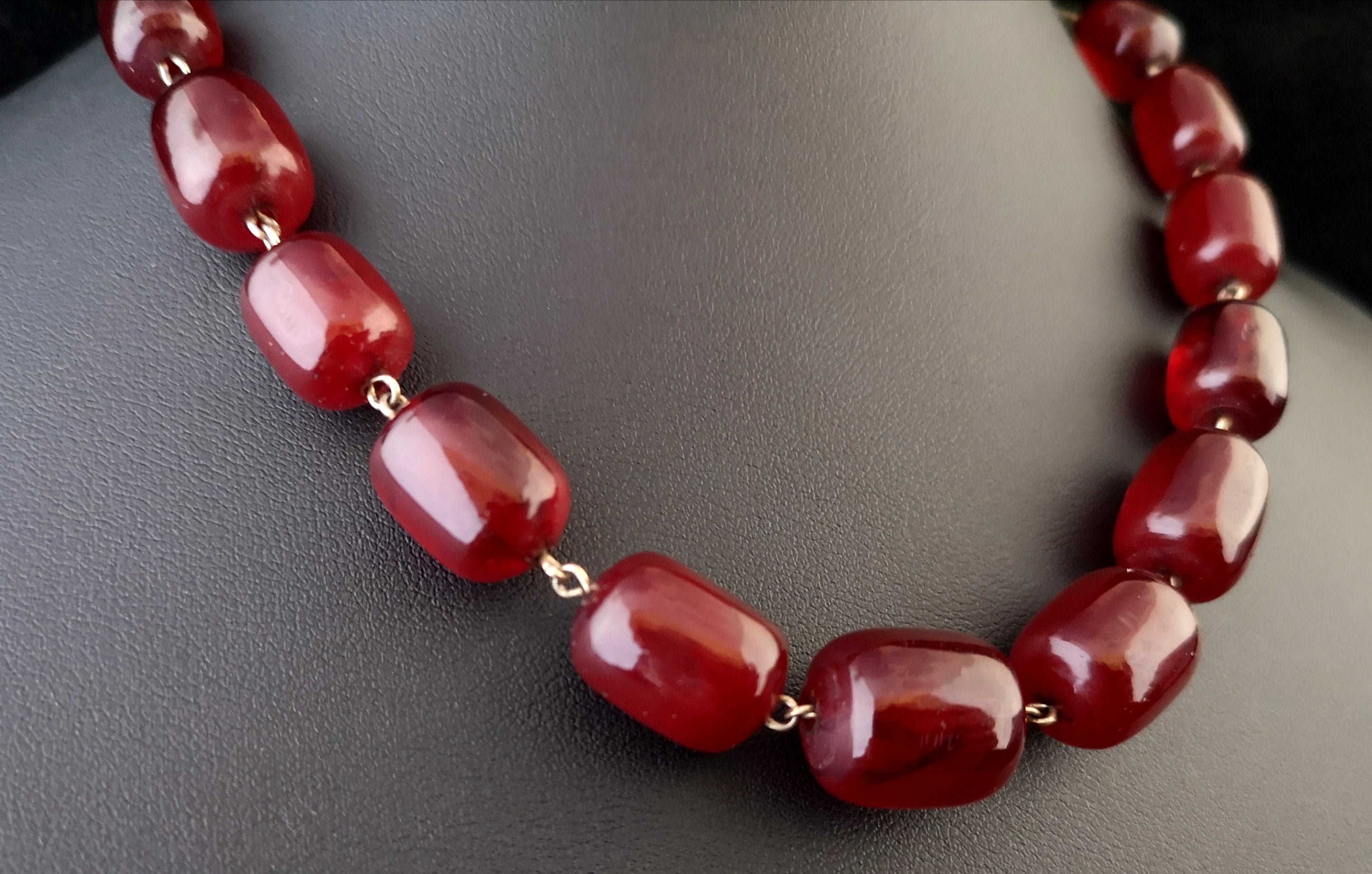 Art Deco Cherry Red Amber bakelite necklace – StolenAttic